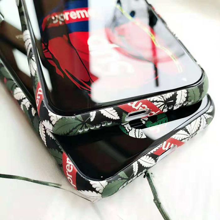 SUPREME 人気 アイフォンテンエスケース