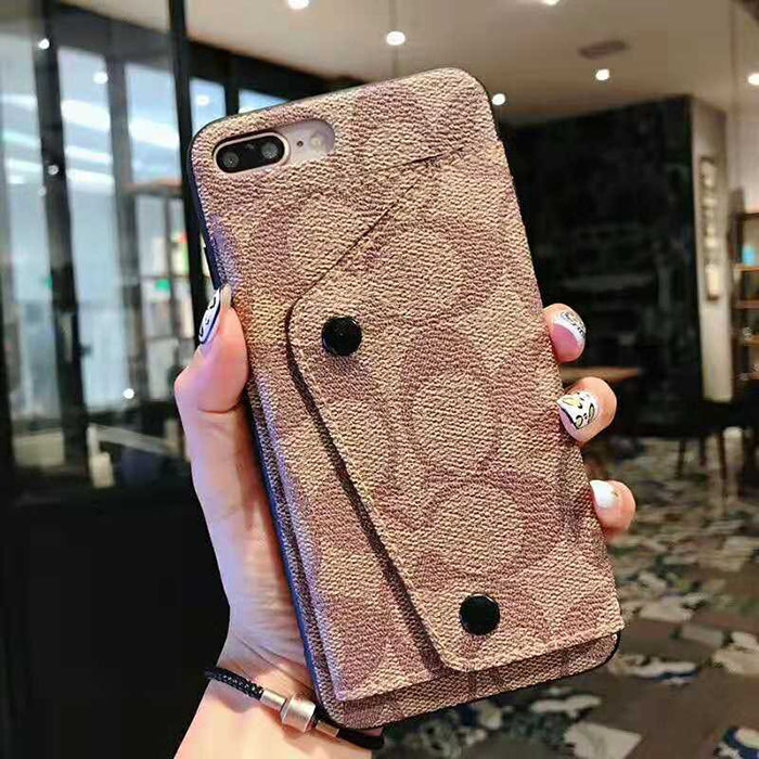 コーチ iPhoneXケース セレブ風