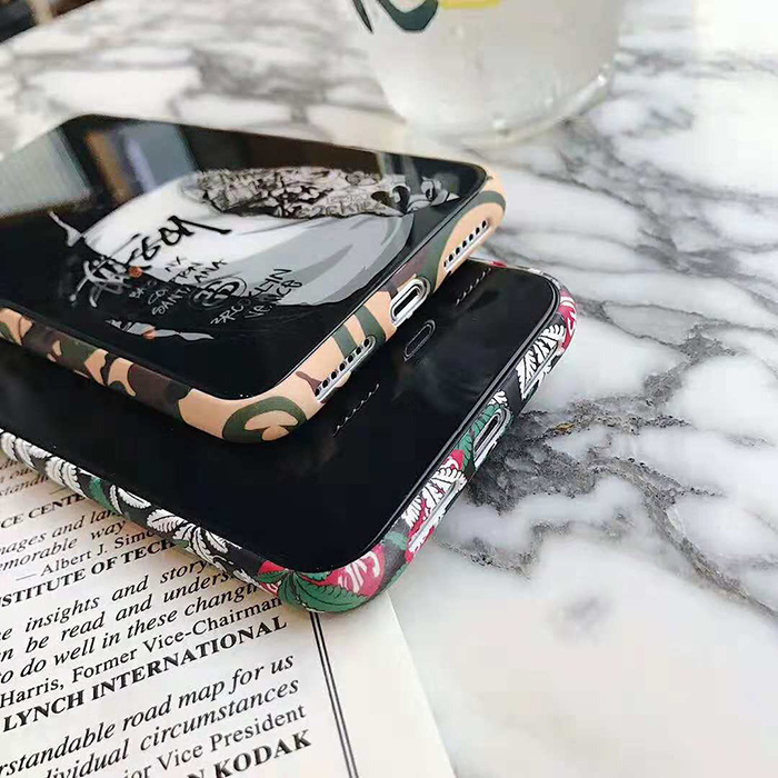 ステューシー アイフォンテンケース 迷彩柄枠付き