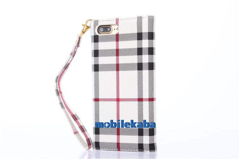 
 Burberry三つ折りiPhone7/8/7PLUSケース封筒デザイン アイフォン6sプラス
