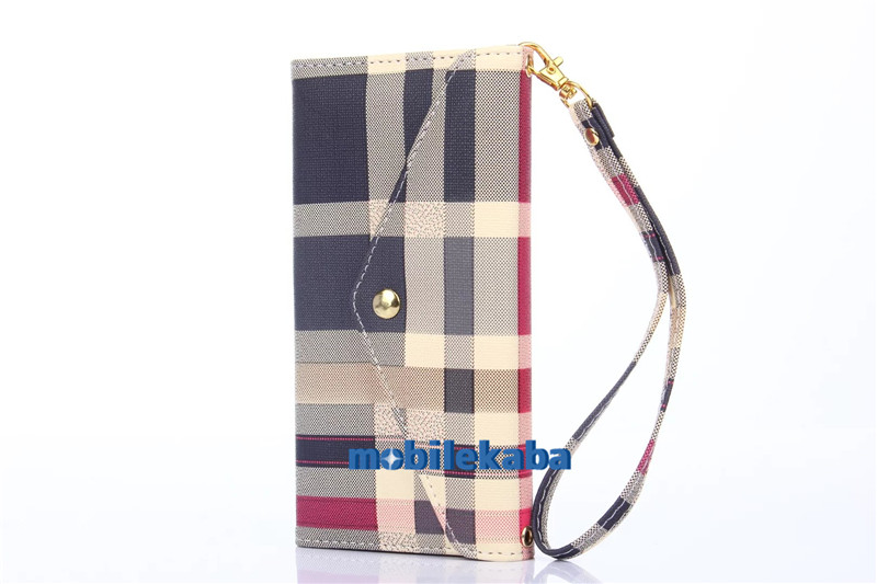 
バーバリー Burberry三つ折iPhone7/8/7PLUSケース封筒デザイン アイフォン6sプラス
