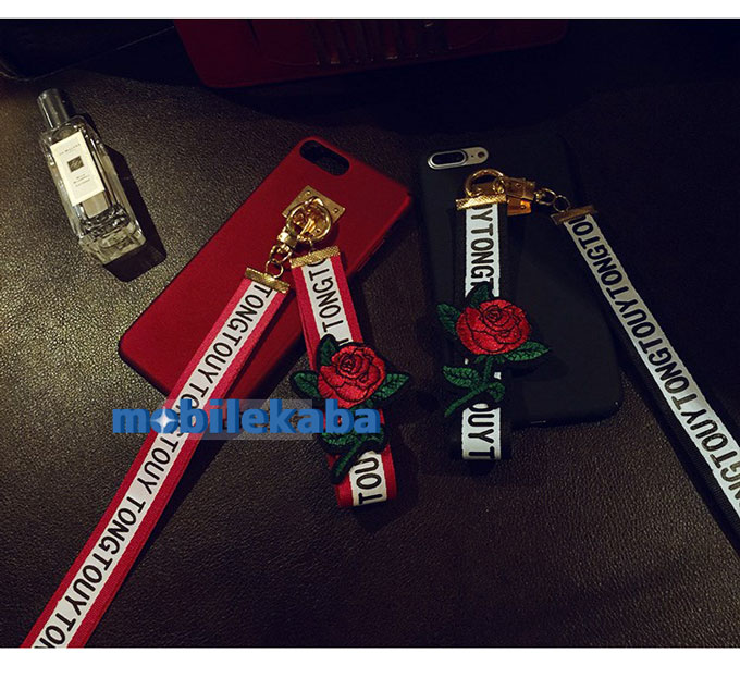 シュプリームTWICEが使っているケースsupreme