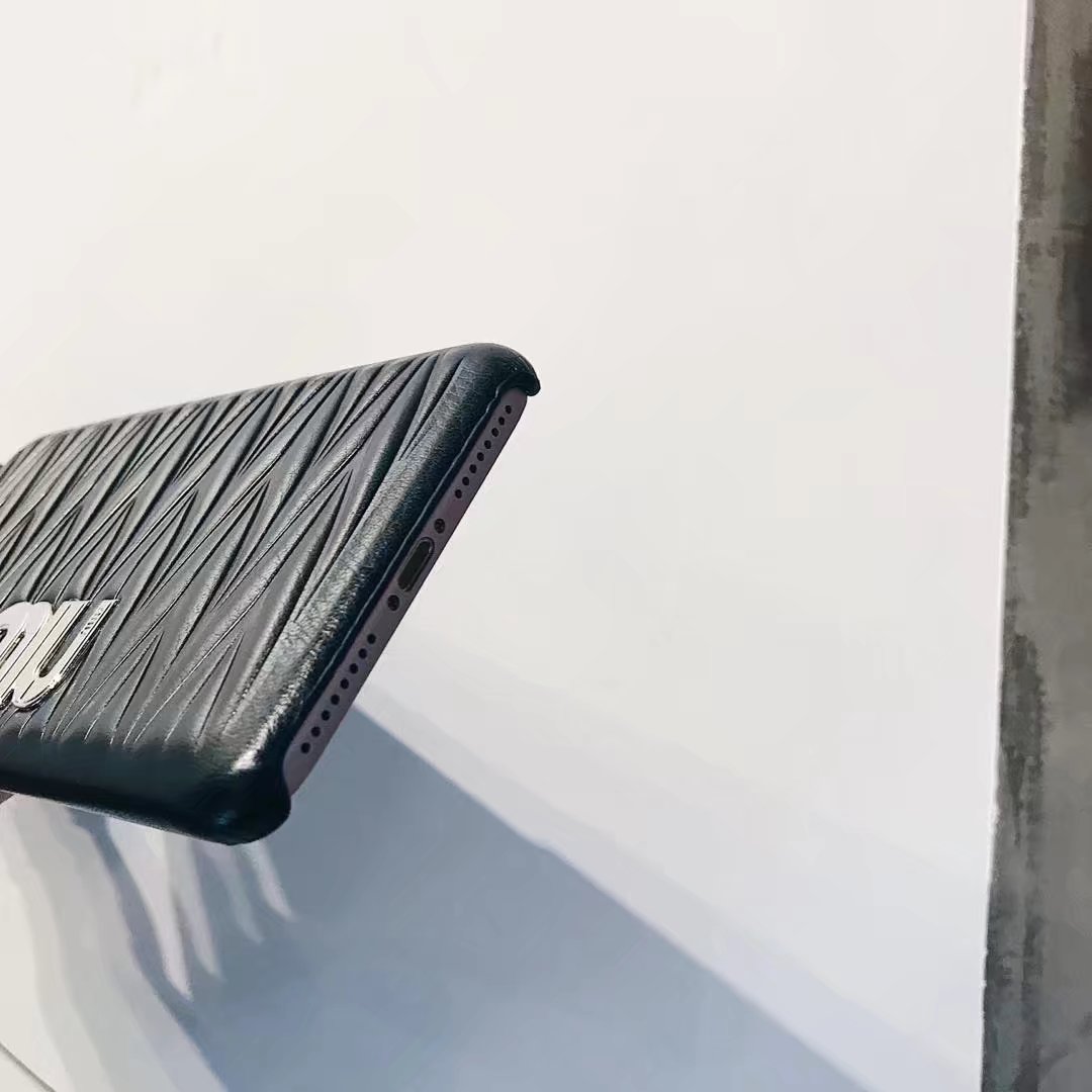 
ミュウミュウ Miu Miuブランド風女性レディース iPhoneX/8Plus/7Plusケース多色展開
