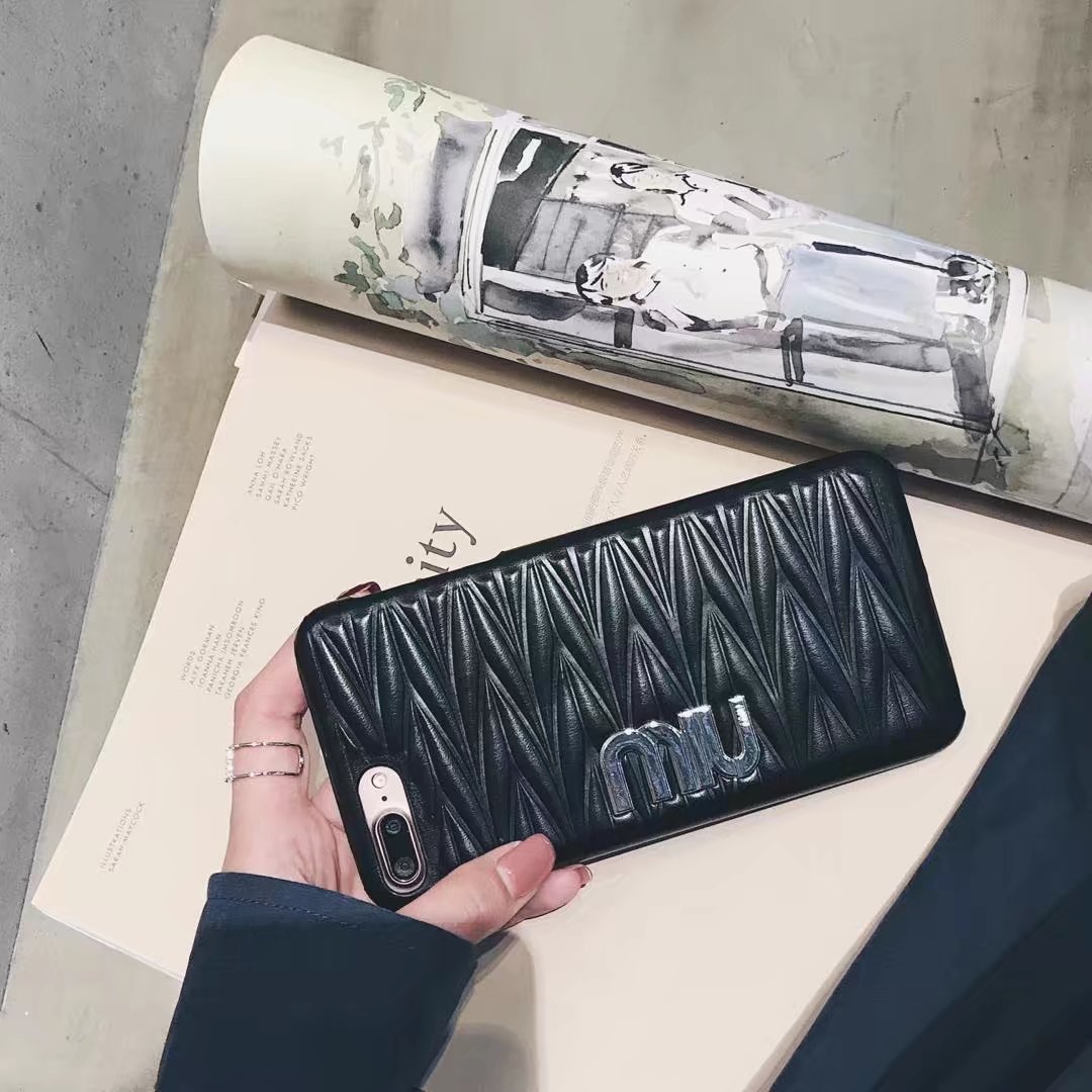 ミュウミュウ Miu Miu iPhoneX/8Plus/7/7Plusケース多色展開

