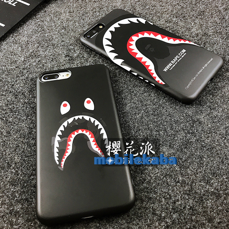 ファッションブランドサメ鮫アイフォン7/8/XケースiphoneX/8/7/6splusベイシングエイプ メンズ艶消しソフト携帯カバー