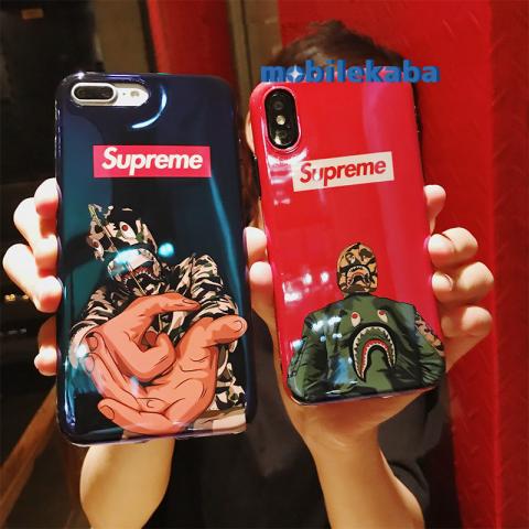 Instagram人気おしゃれファッションiPhoneXケース シュプリームSupremeコラボ個性ストリート系アイフォンx携帯カバーiphone7plus/8plusスマホケースAapeエーエイプ6sツヤありソフトTPU赤い青い