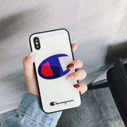 新型iPhoneで注目の廉価版、価格を下げてまで投入する意義