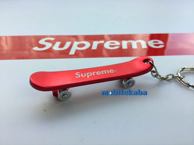 
若者人気 ストラップ アクセサリー キーホルダー シュプリーム スケートボード 
